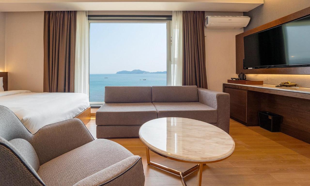 Stubborn Hotel Geoje Exterior photo