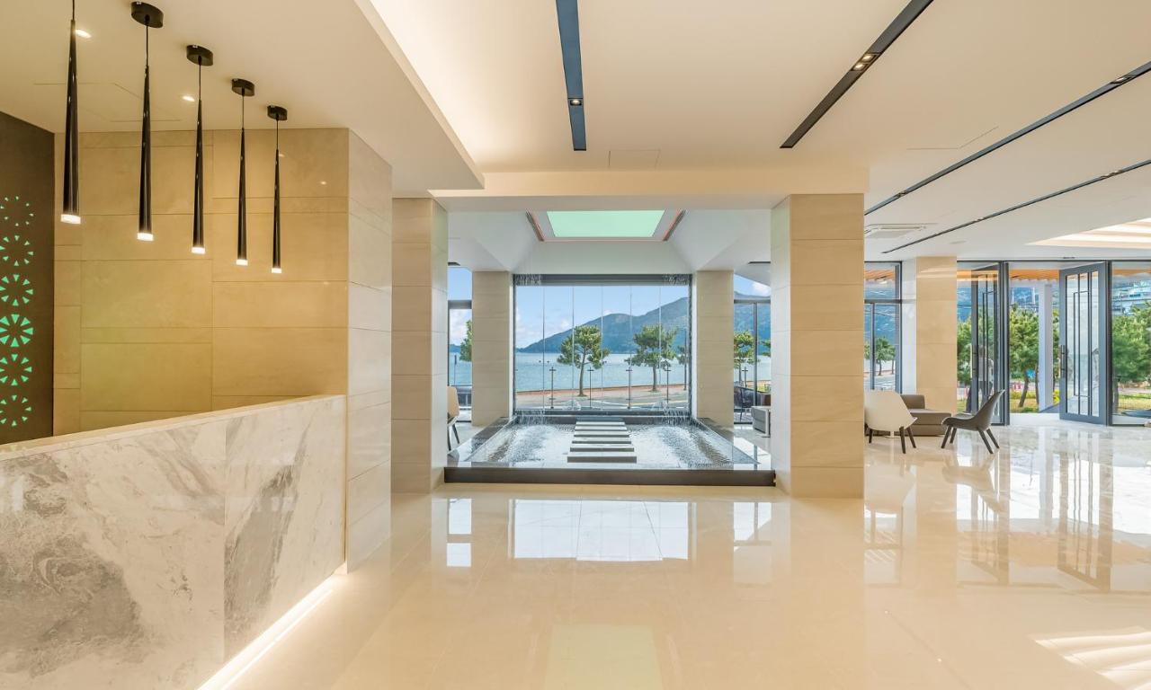 Stubborn Hotel Geoje Exterior photo