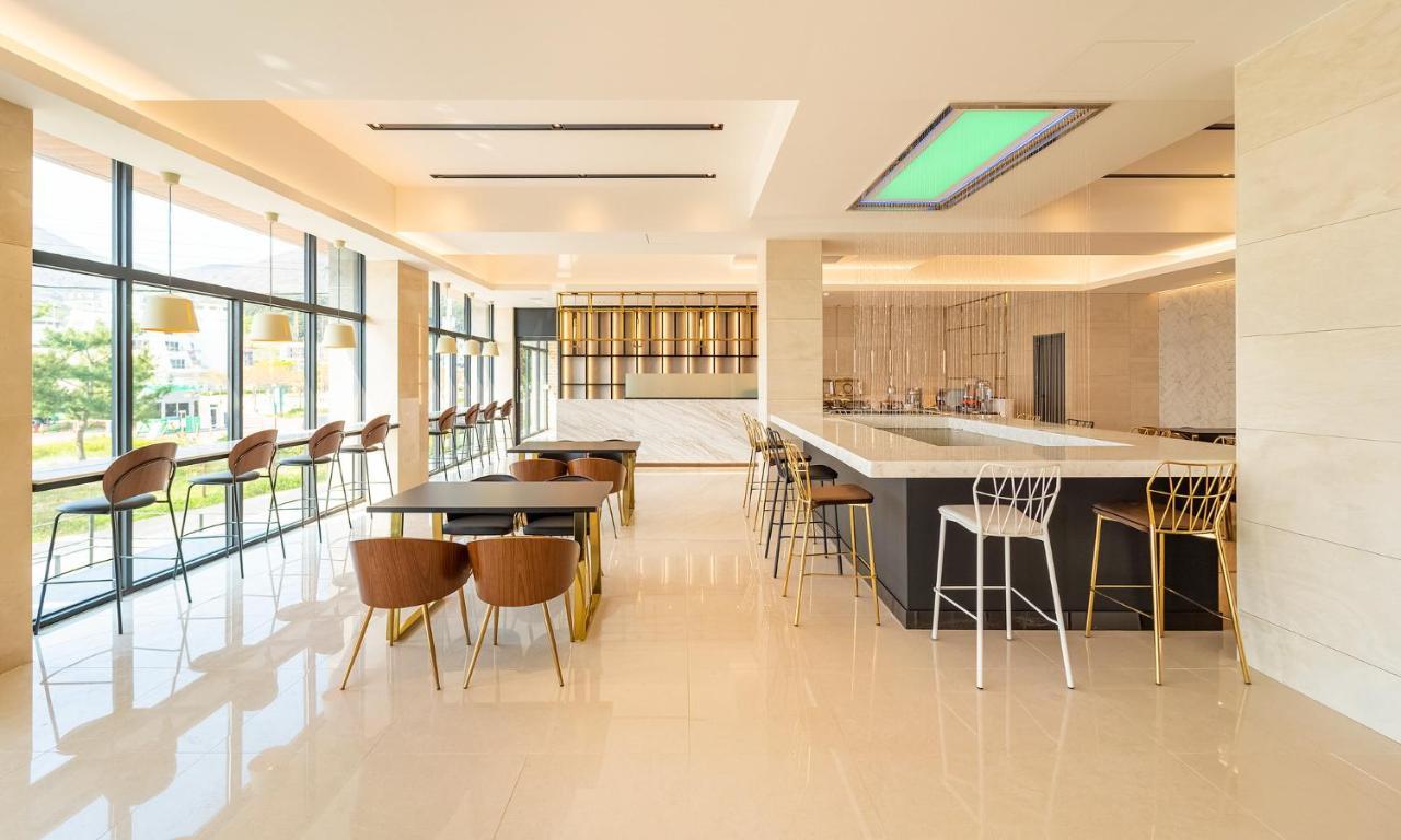 Stubborn Hotel Geoje Exterior photo