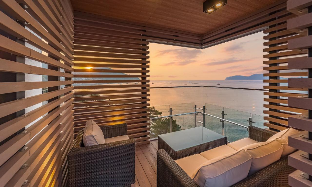 Stubborn Hotel Geoje Exterior photo