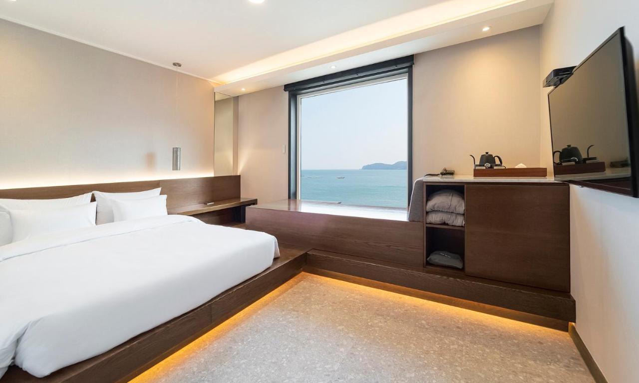 Stubborn Hotel Geoje Exterior photo