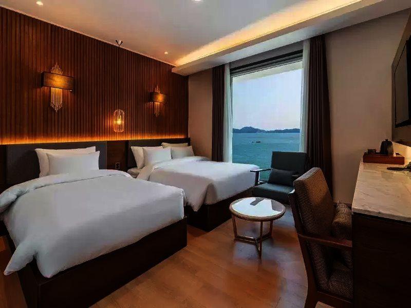 Stubborn Hotel Geoje Exterior photo