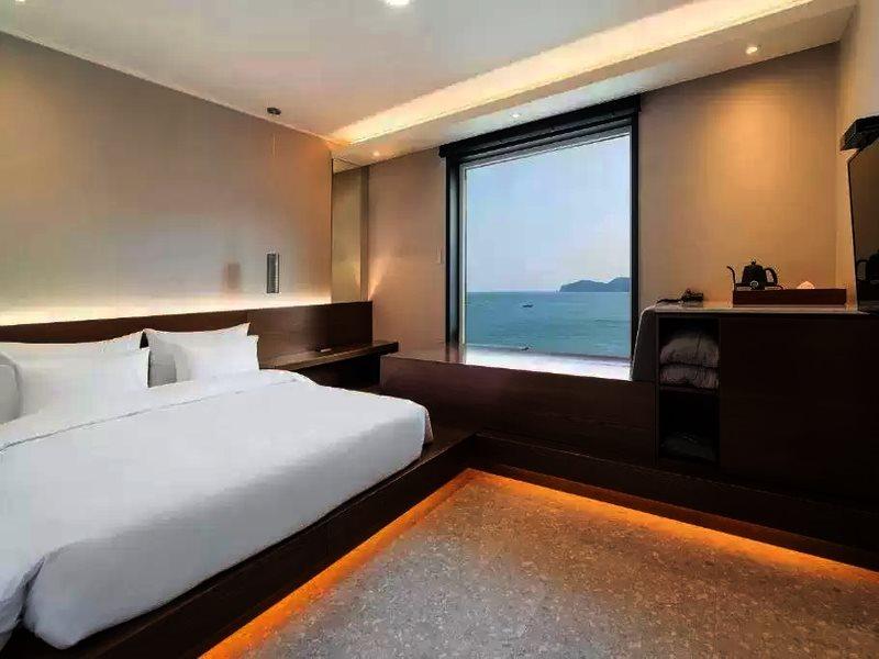 Stubborn Hotel Geoje Exterior photo